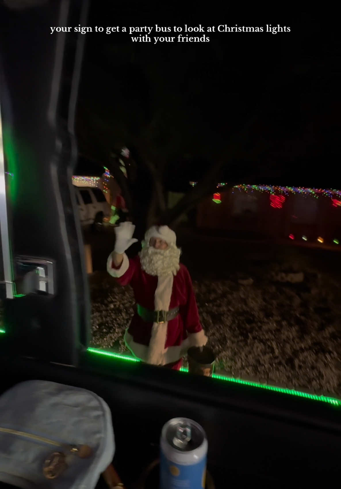 so fun and festive 🎄🎅🏻❤️ #scottsdale #partybus #christmas 