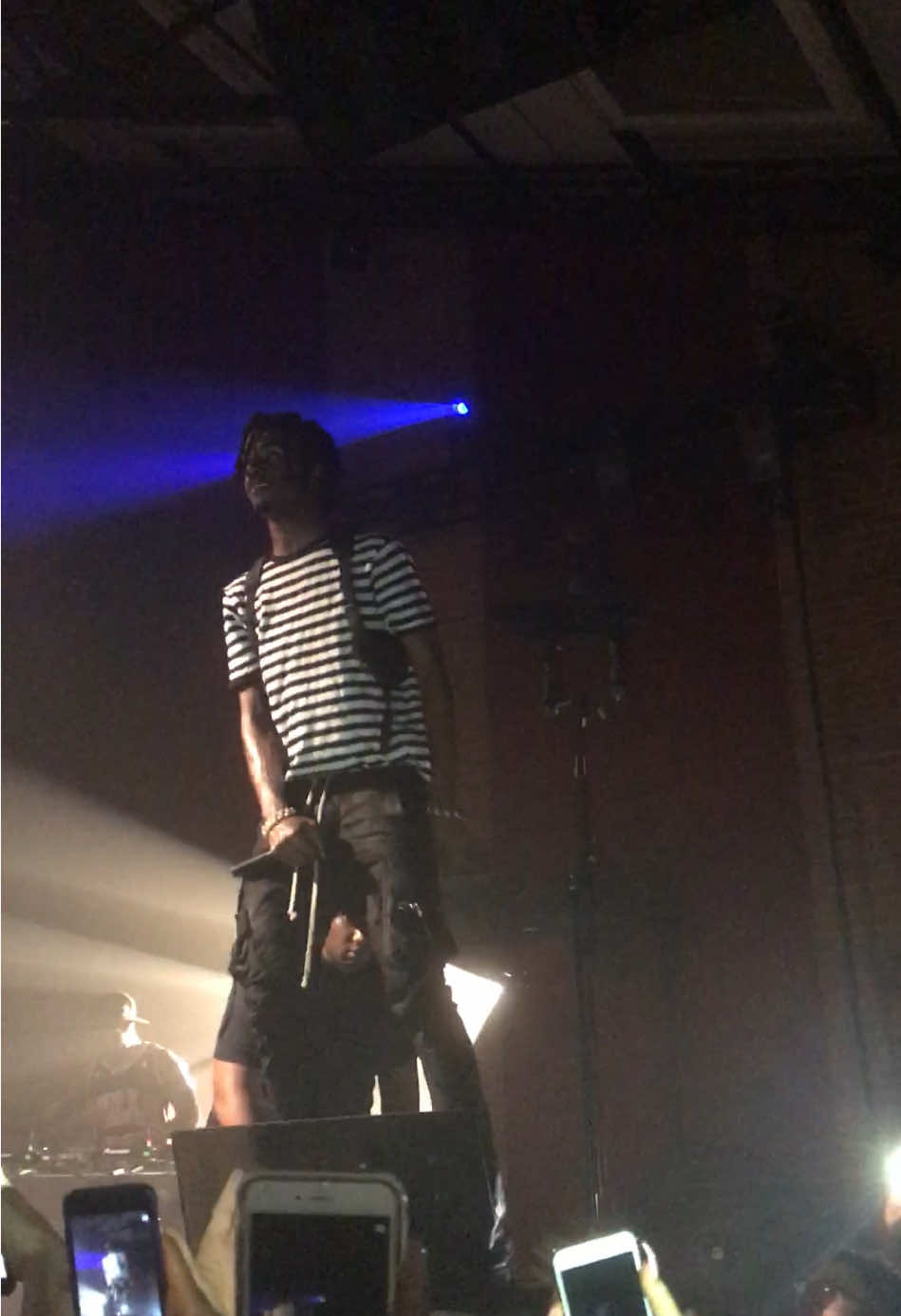 Playboi Carti performing wokeuplikethis* in 2017 #playboicarti #liluzivert #wokeuplikethis #london #villageunderground 