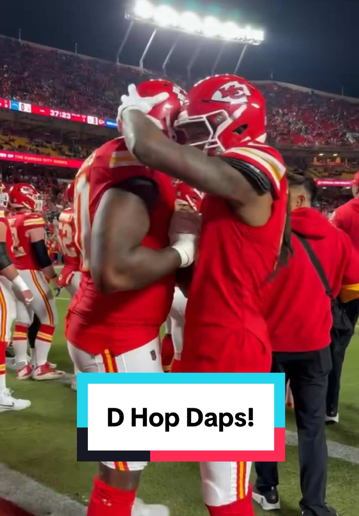 Getting ready for gametime. #pregame #daps #kansascity #chiefs #snf #deandrehopkin @DeAndre Hopkins 