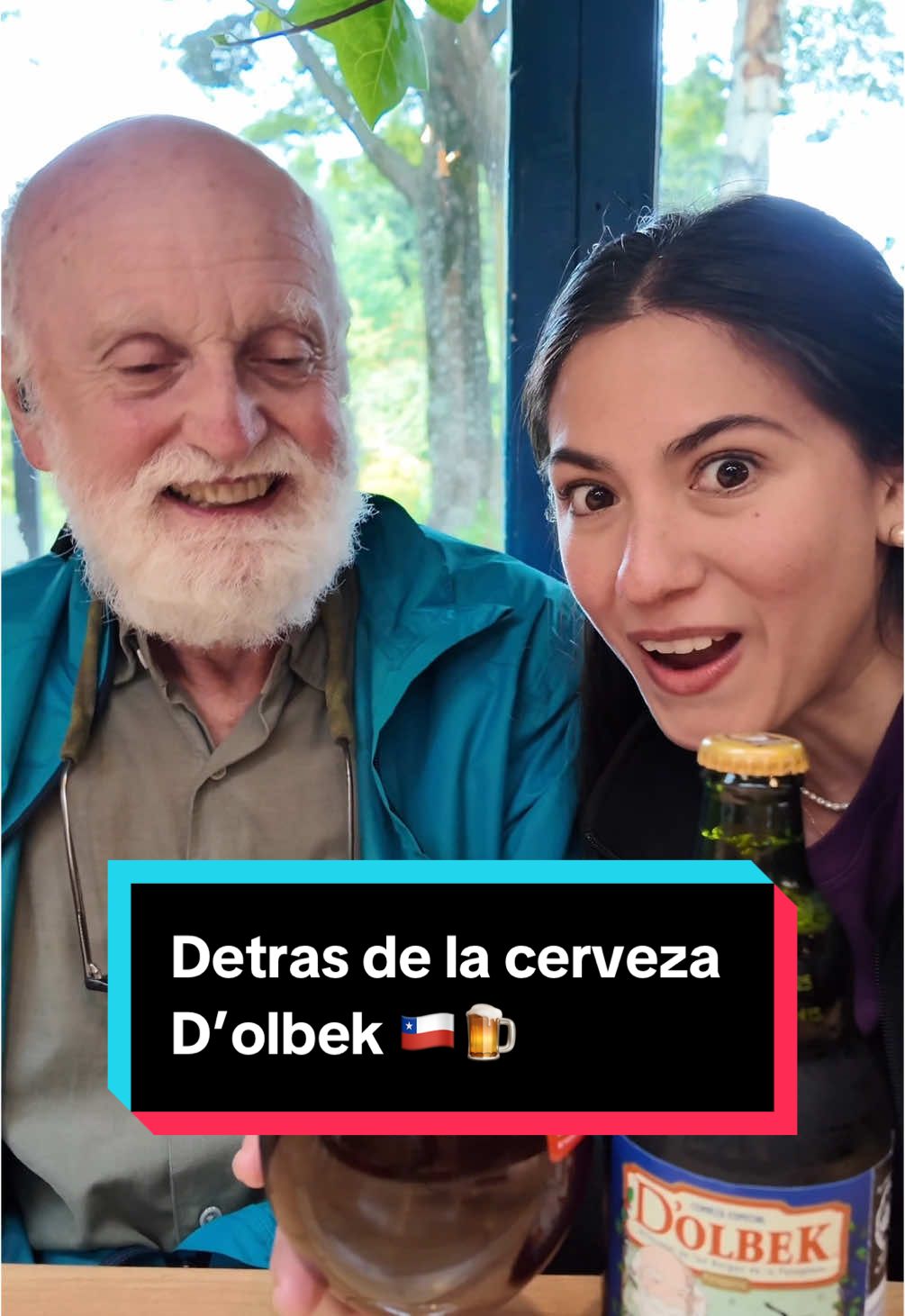 Cuando lo vi, dije desde mi ignorancia: ¿Mr. D’olbek está vivo? Jeje y conversamos! Charlie es tan increíble como sus cervezas!! 🍺 Comenzó a los 54 años demostrando que TODO lo que hagas con amor, constancia y un buen equipo, funciona. 💜 Gracias por darte el tiempo, Charlie! Vayan a conocer la Taberna en Coyhaique! 🌺  #dolbek #patagonia #cerveza #coyhaique #chile #fy  