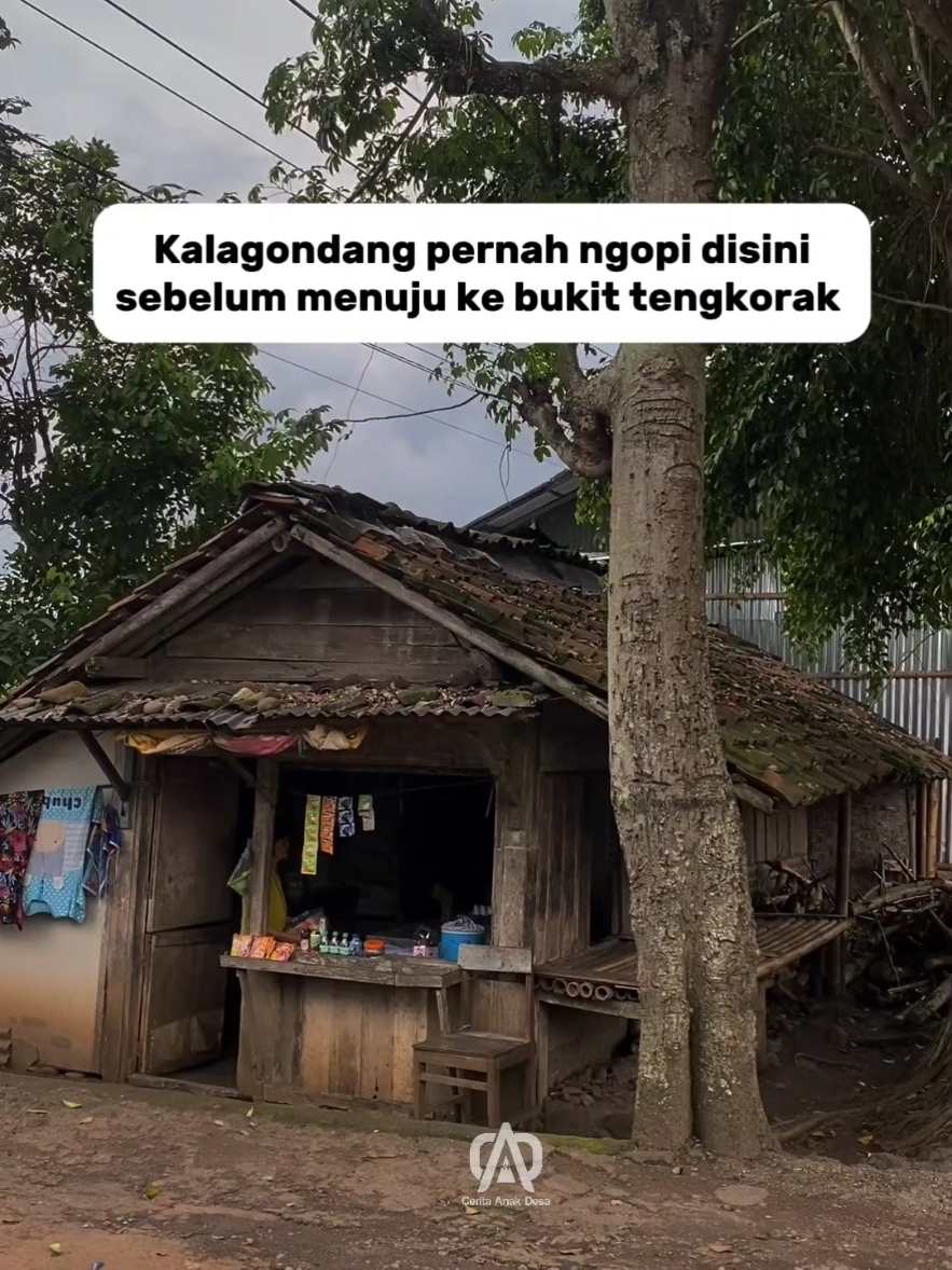 warung tempat berkumpulnya para pendekar dari seberang  📍 Mandiraja Banjarnegara  🔰 CeritaAnakDesa  #ceritaanakdesa #ceritaanakdesabanjarnegara  #warungkopi  #warungjadul  #mandiraja  #banjarnegara  #suasanapedesaan 