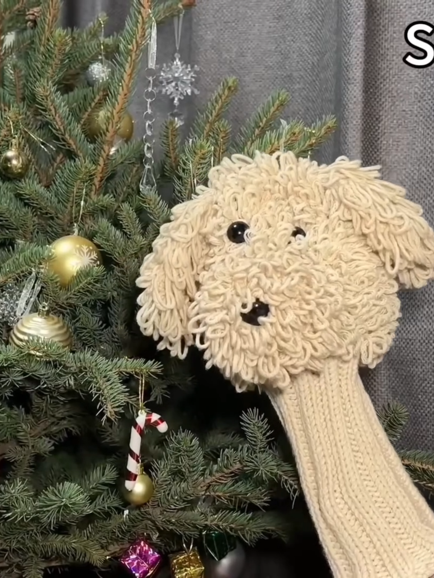 🎥 Tee Off with the Cutest Golfer’s Companion! 🐾⛳️ Looking for a headcover that’s as funny as it is functional? Meet our Handmade Crochet Goldendoodle Driver Headcover – the cutest way to protect your clubs! 🧶💛 This adorable plush animal headcover will make sure your driver stays safe while adding some serious personality to your golf game. Whether you’re a dog lover or just looking for a unique accessory, this Goldendoodle headcover is ready to roll! 😎🐶 ✨ Perfect for: 🐾 Dog lovers who golf 🐾 A funny gift for the golfer in your life 🐾 Making your golf bag the most fun on the course! Tag a friend who needs this on their driver! 🐕⛳️ #GolfHeadcover #GoldendoodleGolf #FunnyGolf #DogLoverGolf #PlushHeadcover #HandmadeWithLove #GolfStyle #CrochetGolf #GolfAccessories #GolfLife