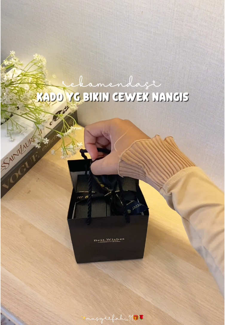 Coba aja kalau ga percaya🤭 #kadocewek #tempatcincinbungamawar #boxcincin #eternalrosegiftbox #giftbox #kadopernikahan #kotakcincinpernikahan 