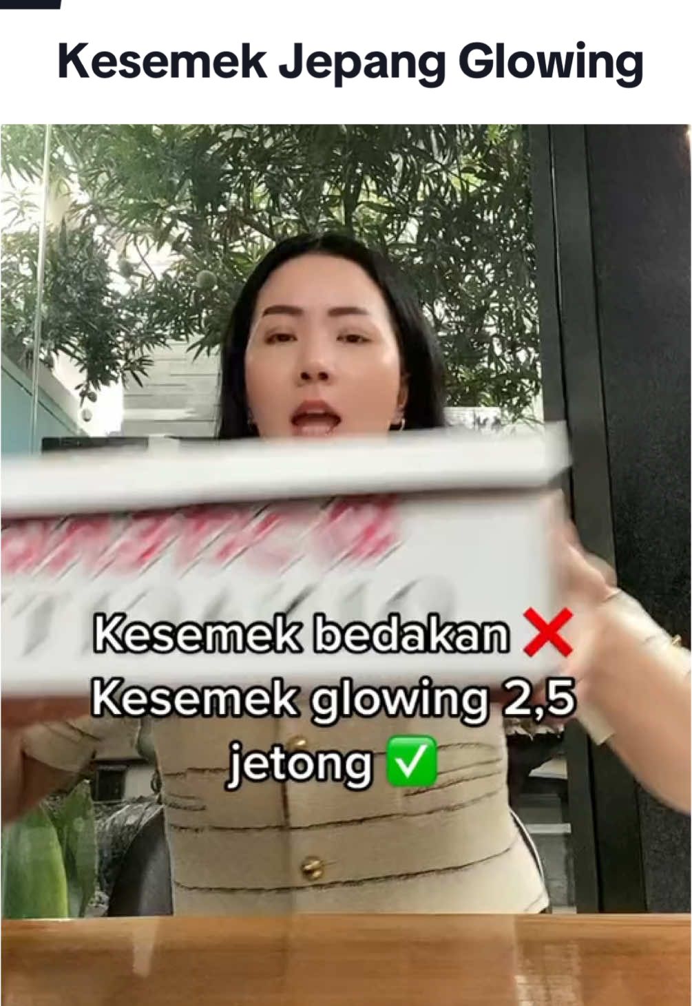 Kesemek Jepang glowing 