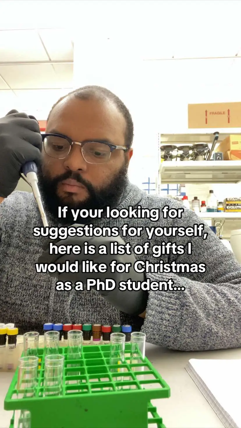 Santa can you make a Christmas miracle happen? I’ll even sit on your lap if you can get me all these gifts😏 #christmas #santa #phd #phdstudent #gradschool #gradstudent #science 