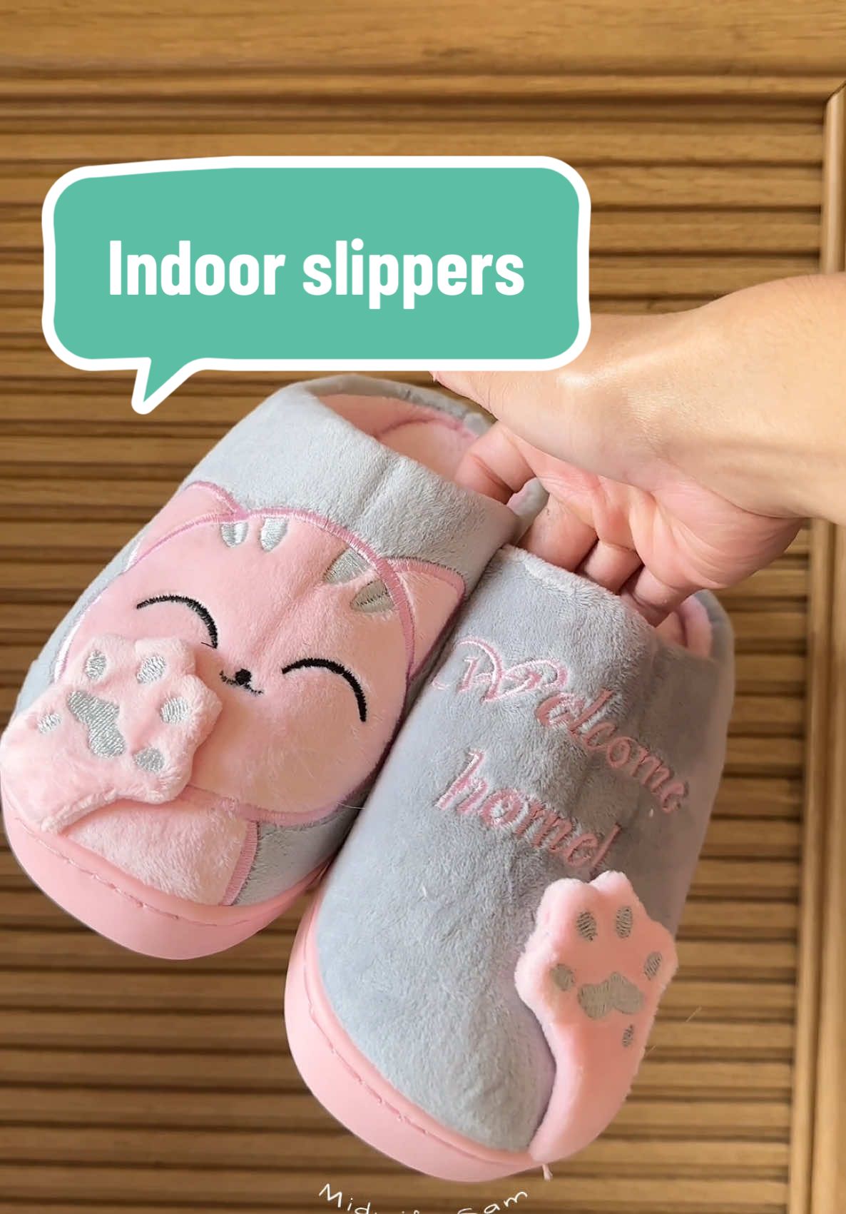 Napaka lambot at comfy nitong slippers na to☺️ #slippers #fluffy #indoorslippers 