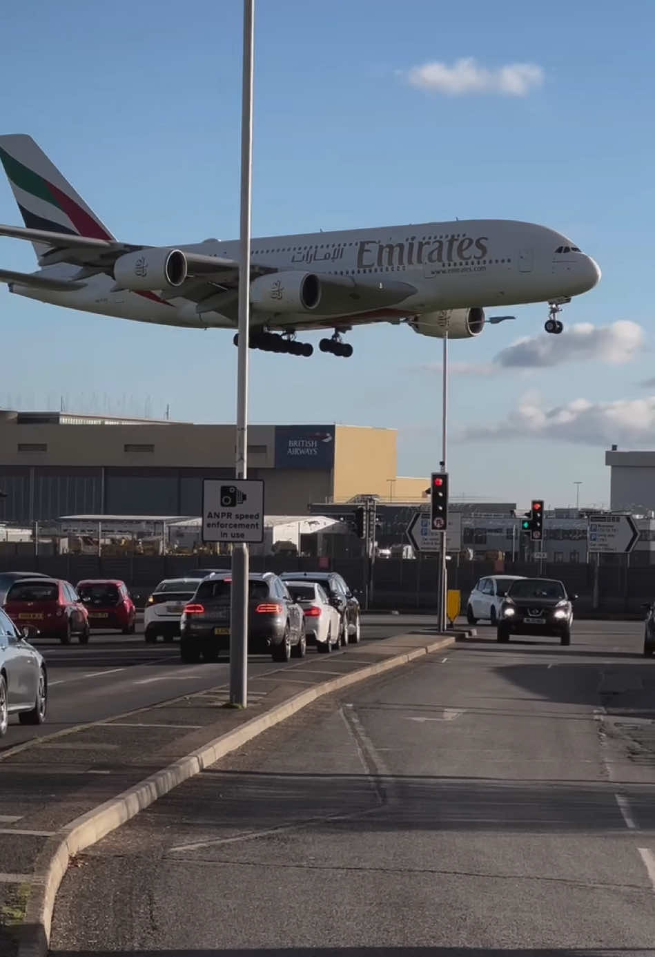 Emirates Airplane Amazing Closeup Views #flight #airplane #aviation #aviationlovers #airlines #emiratesairlines 