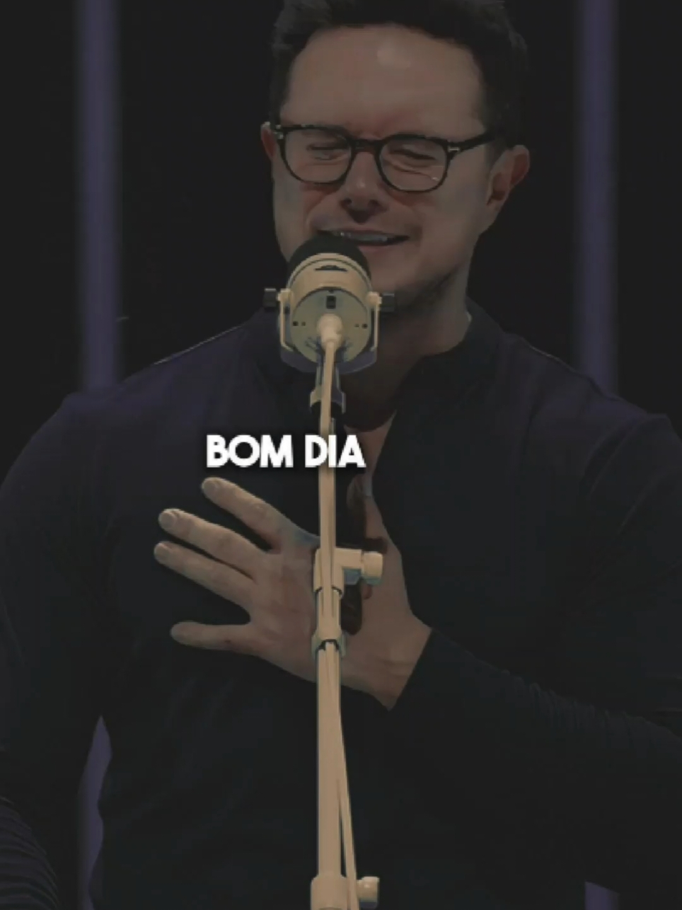 Bom dia segunda-feira ❤️ ✨️. Que essa semana seja repleta de bênçãos.  #oracao #bomdia #segundafeira #status #gratidao #motivacao #deiveleonardo #louvor 