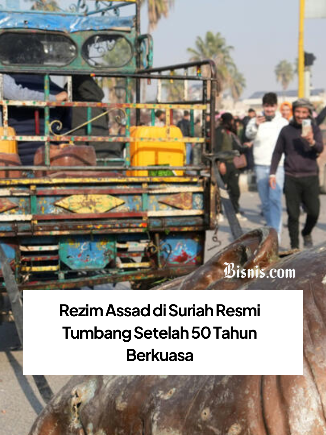 Presiden Suriah Bashar al-Assad dilaporkan meninggalkan Ibu Kota Suriah, Damaskus, usai pemberontak menduduki kota tersebut, Minggu (8/12/2024). Peristiwa yang dinilai sebagai tanda jatuhnya rezim Assad dinilai tidak lepas dari perbuatan presiden 24 tahun tersebut. Melansir Reuters, Minggu (8/12/2024), dua perwira tinggi militer Suriah menyebut Assad terbang keluar Damaskus menuju destinasi yang belum diketahui. Selengkapnya dalam video di atas! #suriah #bisnis #presiden #damaskus #politik #ekonomi #keuangan#ump#ppn#prabowosubianto#keuangan#prabowo#finansial#koreaselatan#yoonsukyeol #iran #bisnisindonesia #assad #timurtengah