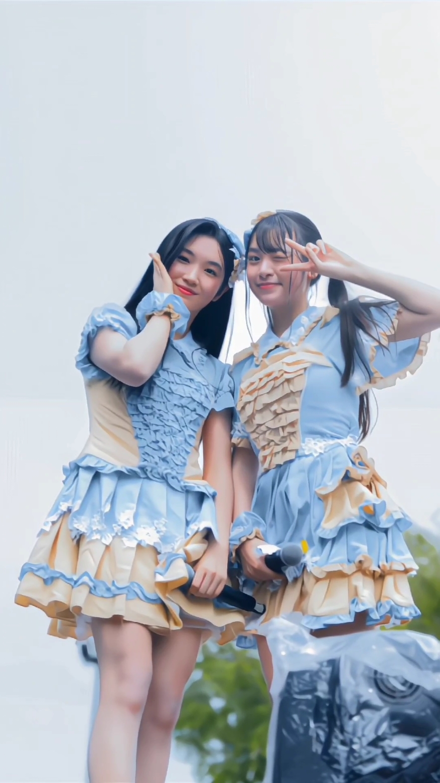 Lily : Ngapain lyn Delyn : Ada mas aris itu pose pose😭 • • • #SiapaSangka #48fpsofficial #delynjkt48 #lilyjkt48 