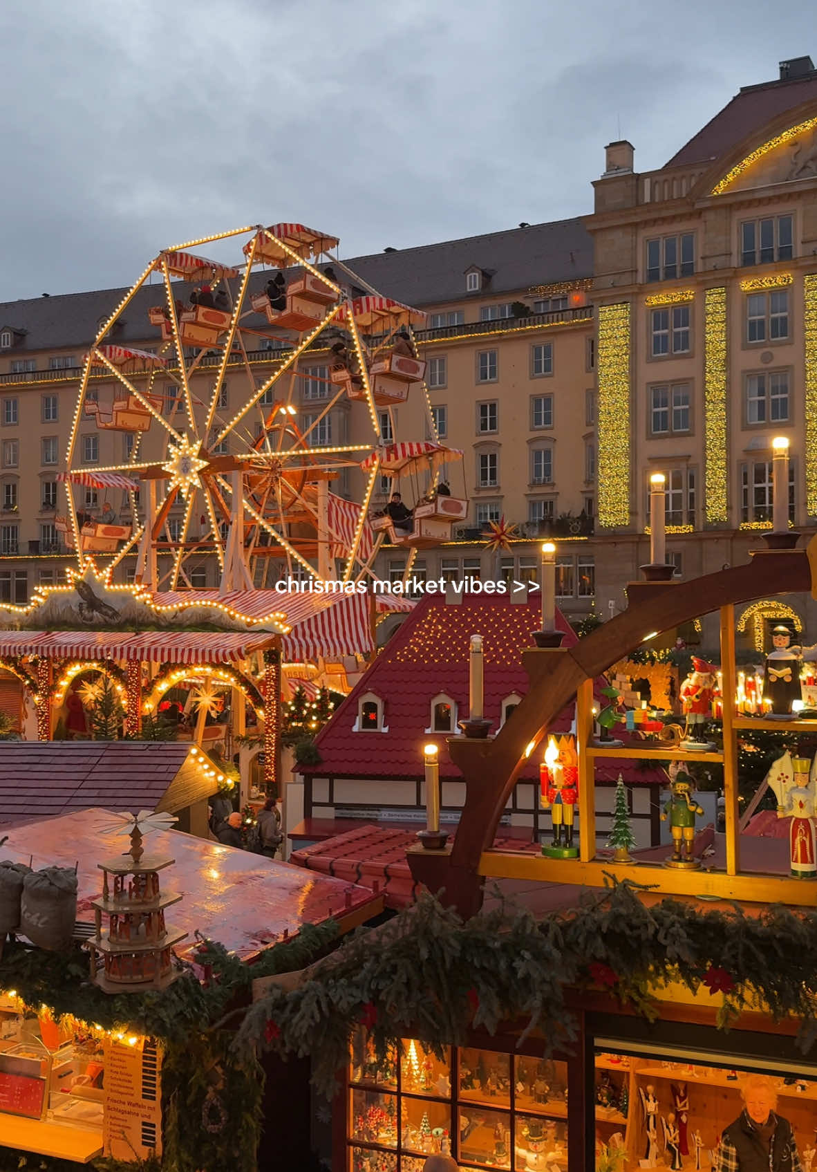 liebe diese vibes  #christmascountdown #christmas2024 #christmasmarket #christmasvibes #christmasmarketvibes #Vlogmas #vlogmas2024 #christmastok 