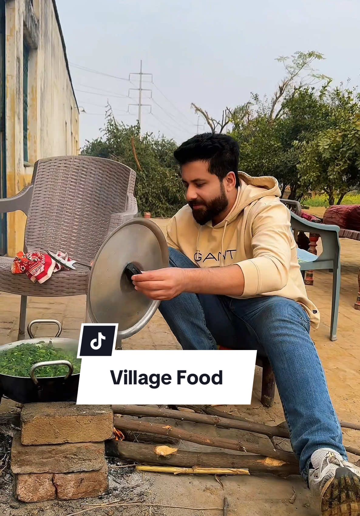 #Foodie #foodvideo #desifood #saag #village #villagelife #foryoupage #fish #foodvlogger #foodvideo #resturant #recipes #recipesoftiktok #foodiesoftiktok #football #spicy #spicyfood #food #villagefood #pind #pindwale #voiceover #reel #foodreels 