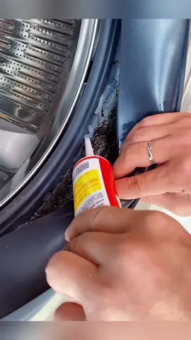 Three months have passed since I started using this magic gel, and the mold has not grown back! #mouldmagic #mouldremoval #musthaveproducts #mould #homecleaning #CleanTok #TiktokMadeMeBuyIt