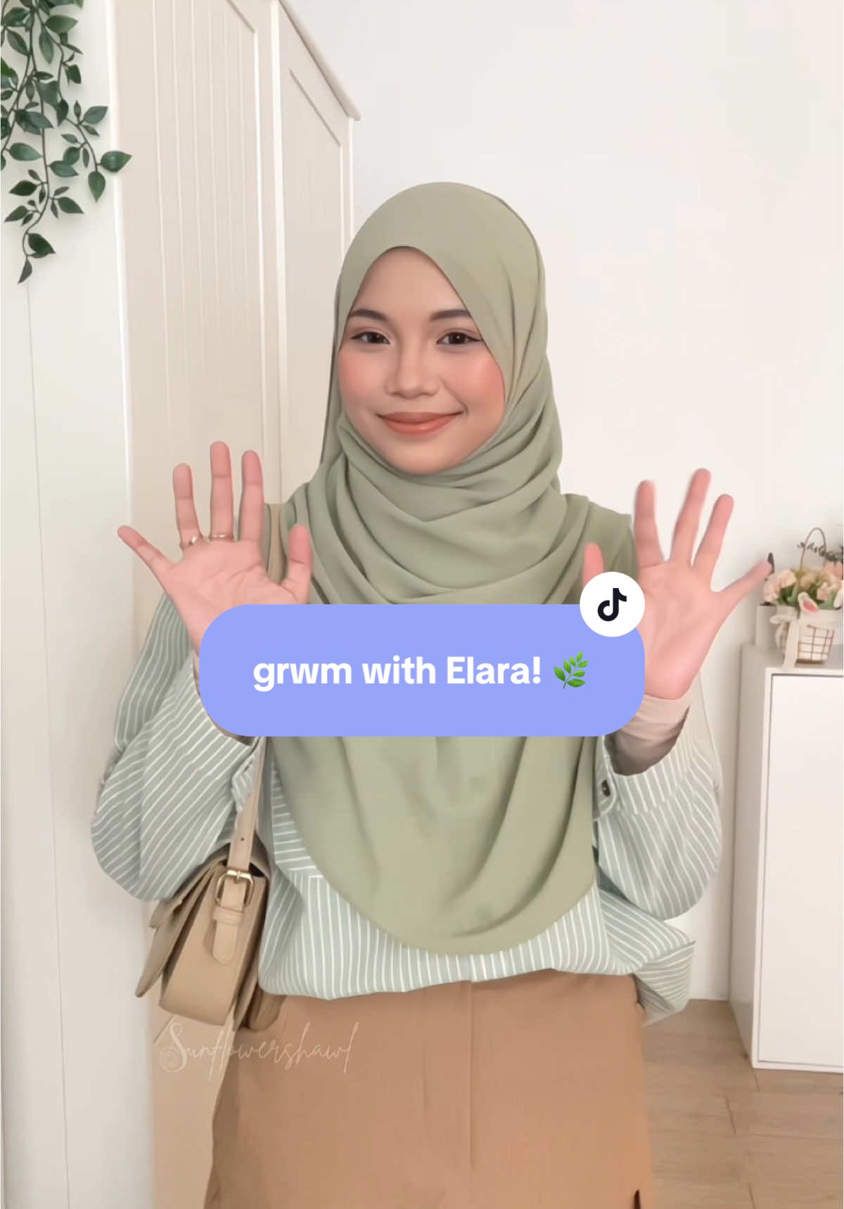 Getting ready with NEW Elara shawl! Konsep dia ✨ we go green ✨ Featuring Elara shawl in Pistachio Latte— available to purchase tonight, 8pm 🛒 💸 #grwmhijabedition #hijabstyle #hijaboutfitideas #shawlchiffon #sunflowershawl 