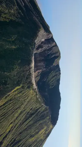 kok naik gunung terus, ga punya tempat cerita ya?  #ciremai #pendakigunung #gunungindonesia #pendakigalau #drone 