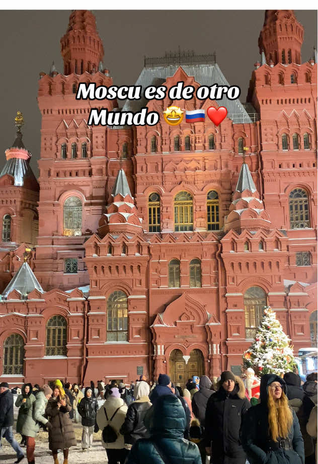 Moscu es de otro mundo #invierno #snow #russia🇷🇺 #гум #nieve #краснаяплощадь #moscow #russiangirl #kremlin #rusian #sanbasilio #tiktokviral #putin #latinoseneuropa #navidad #pistadehielo #goviral #paratiiiiiiiiiiiiiiiiiiiiiiiiiiiiiii #mexico 