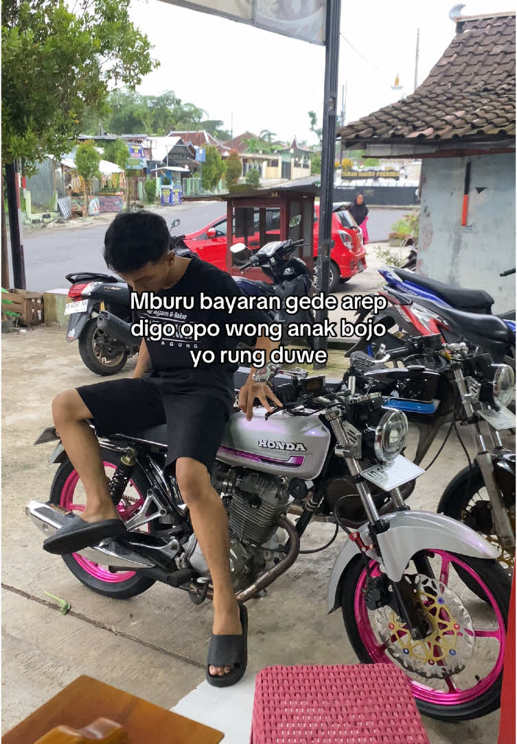 La yo ngono kok do bingung bayaran🗿#baksowonogiri #icikiwir #cb#masukberanda #fyp #4upageシ #fypシ゚viral #jowostory 