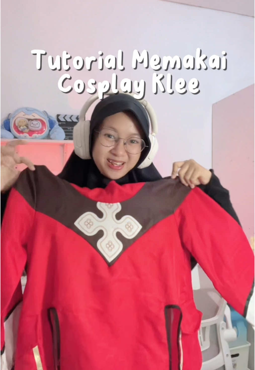 Tutorial memakai cosplay klee genshin impact 🥳😘🔥 #ukhtiwibu #anime #wibu #hijabcosplay #cosplay #kleehijabcosplay #kleecosplay 