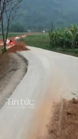 Hóa ra đây là công dụng của việc học lái xe máy đi vòng số 8 😀 Video: Chang