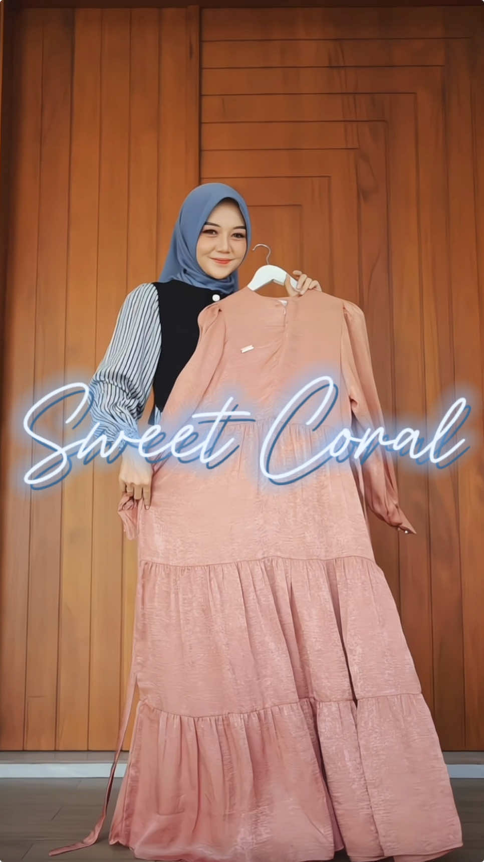 Jangan sampai salah pilih warna. Yang satu ini termasuk warna langka Beb. Sweet coral yang bikin manglingi 🥰 . #alloraboutique #dress #gamis #outfit #gamismurah #dressmurah #outfitmurah #stylemuslimah #dresskondangan #gamiskondangan #outfitkondangan #dressmuslimah #gamismuslimah #outfitmuslimah #fyp #dresswell #dressviral #gamisviral #outfitviral 