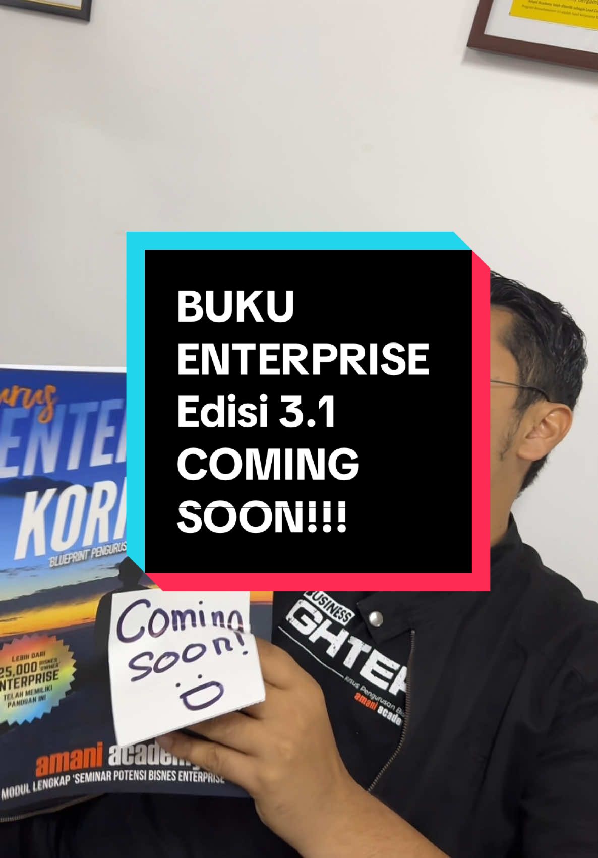 Guys, kami dah buka link untuk waiting list di bio. Klik kat sana dan tunggu next annoucement sebab dengar cerita banyak hadiah menarik kalau beli masa launching nanti 😍😍 #bukubisnes #BukuUEGK 