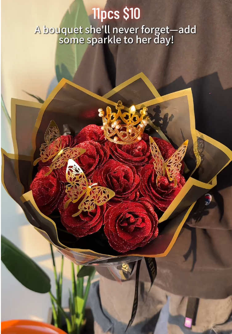 Which do u prefer? #gift #rose #flower #bouquet #rosebouquet #rosebouquet #giftideas #giftsforher #christmas #christmasgift #tiktokshopholidayhual #spotlightfinds 