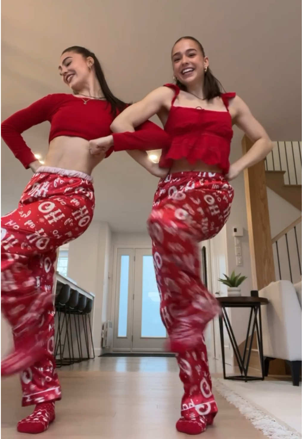 Have a beautiful monday world 🌎! DC : @beginsisters 🙋🏼‍♀️🙋🏻‍♀️ This morning, we’re bringing you our Christmas happy dance again to make you smile. If you’re already in the holiday spirit, share this video to wish everyone a wonderful day! And make sure you tag us if you recreate our dance ! We are @Ophé and @annflo_begin happy sisters and dancers from Québec in Canada 🇨🇦 Make sure to join our community for your daily dose of dance and good vibes 😎 Nous parlons français et anglais. We speak French and English 😊 #beginsisters #dancevideo #danceduo #sisters #christmasdance #christmaspajamas #fyp #holiday