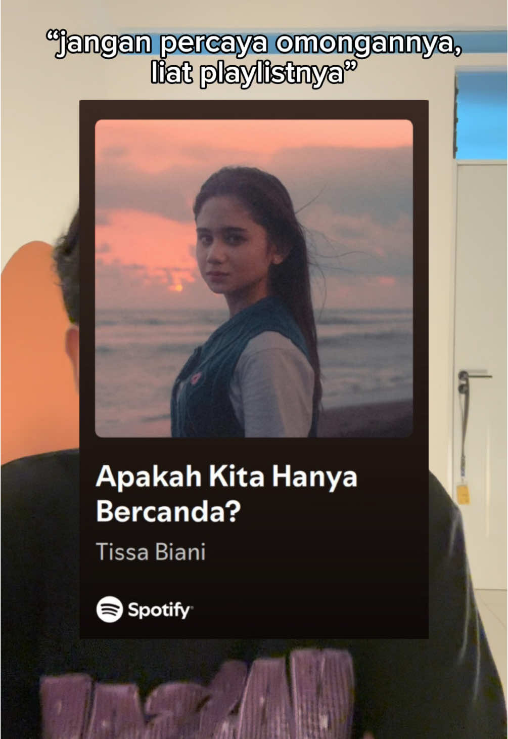 buset bang dul ngapa cewe lu @Tissa Biani ikut ikutan bikin lagu begini, badut badut dah pada mau sembuh weh!