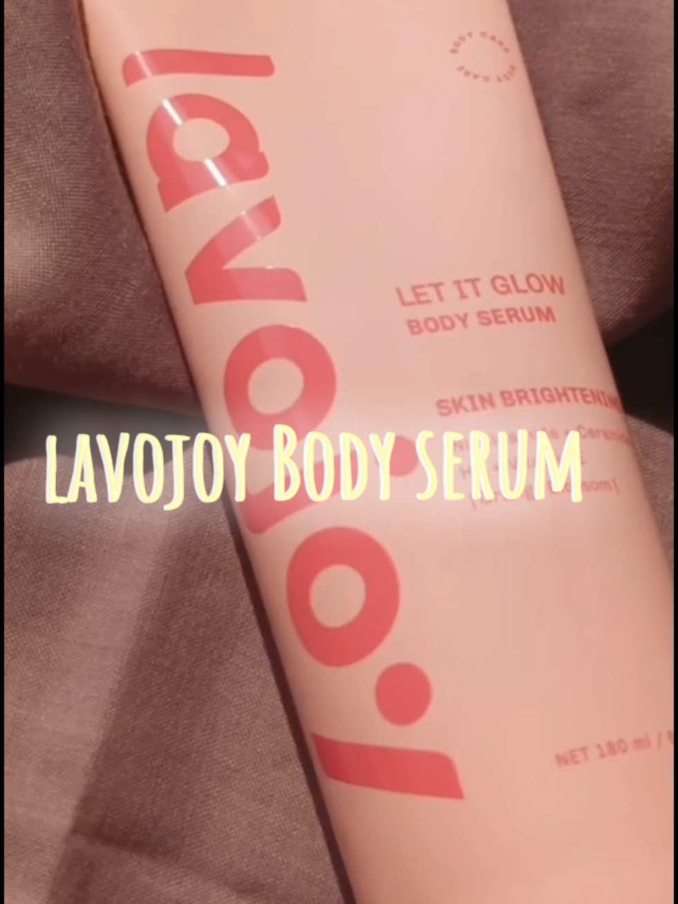 siapa bilang buat punya kulit glowing itu harus mahal! coba deh pake lavojoy body serum masih aman di kantong nuh 😘😍🥰 #lavojoy #bodyserum #murahbanget #glowing #mencerahkankulit #melembabkankulit #fypシ #SiapaSangka 