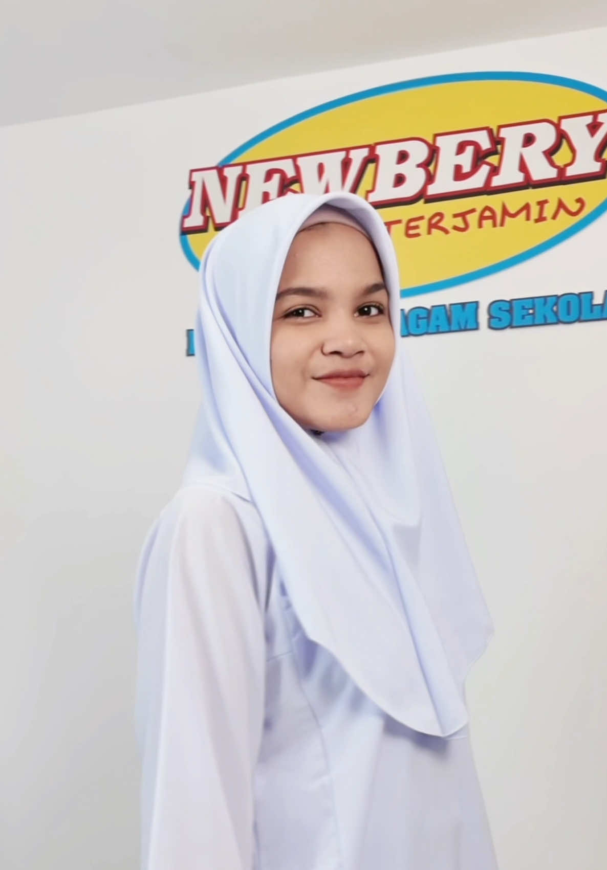 Baju Kurung Newbery: Pilihan Pakaian Sekolah yang Bergaya dan Berkualiti! Kekal selesa sepanjang hari. Jangan lupa tekan link di bio dan follow kami! ❤️ #Newbery #BackToSchool #KualitiTerjamin #fyp 