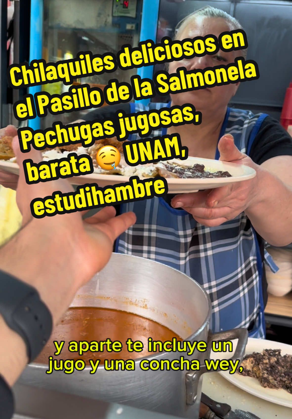 Probamos unos chilaquiles en el Pasillo de la Salmonela de la UNAM, CDMX. Son muy ricos, pechuga empanizada crujiente. Baratos #fyp #fypp #foodies #foodiesoftiktok #foodietiktok #FoodFestonTikTok #foodreview #FoodTok #FoodLover #chilaquiles #desayuno #pechugaempanizada #baratos #qtacos #pasillodelasalmonella #unam #estudiantes #estudiantedemedicina #facultaddeodontología🦷 #ciudaduniversitaria #cdmx #ciudaddemexico #mexico 