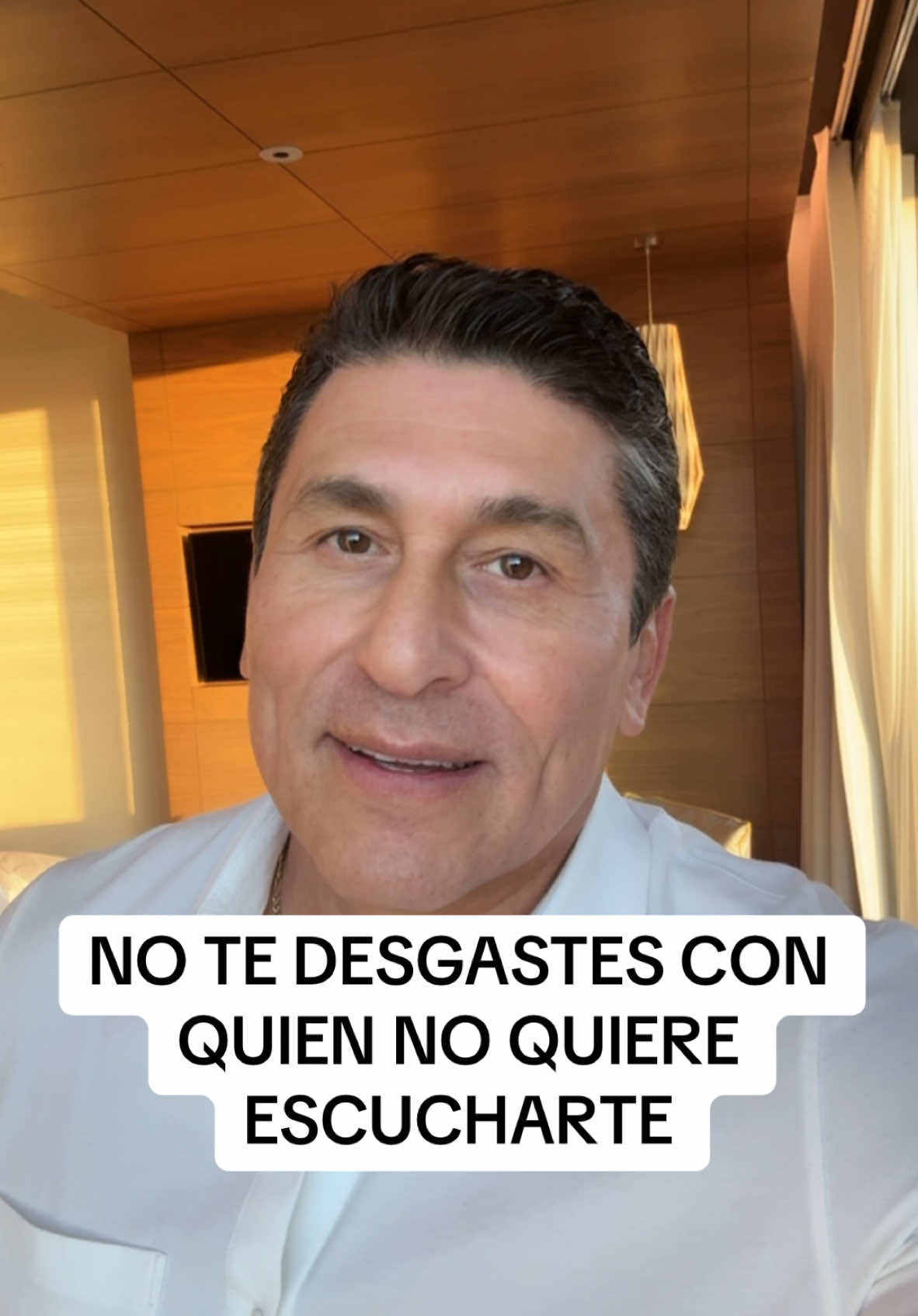 “No te desgastes con quien no quiere escucharte. Habla con quienes les importes porque no eres para todos” #frases #frasematona #cesarlozano #porelplacerdevivir 