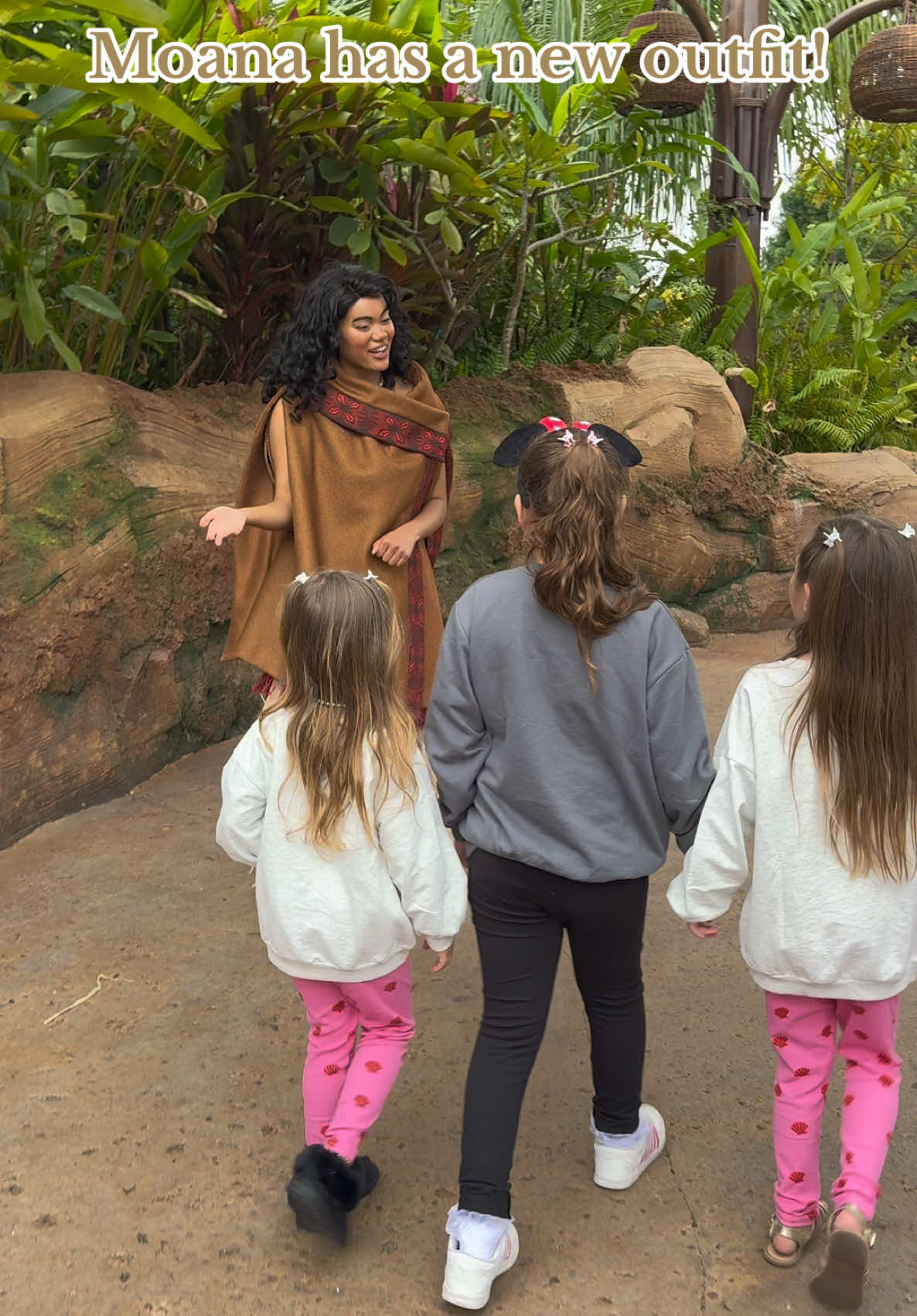 Moana has a new outfit at EPCOT! #waltdisneyworld #disneyparks #animalkingdom #magickingdom #epcot #hollywoodstudios #blizzardbeach #typhoonlagoon #disneytrip #disneyplanning