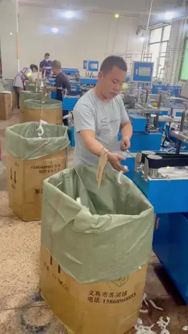 Tutupan plastik baru. Sangat elastis. Bisa digunakan untuk mangkuk besar dan kecil. Sisa makanan yang tidak habis bisa ditutupi dan dimasukkan ke dalam kulkas.#Plastikpembungkusmakanan#Sekalipaka#Pemeliharaanmakanan##BarangbarangDapuryangBagus#BarangbarangRumahTanggayangBagus#foryou#fyp#tipsfyp#tipsfypforyourpageoffcial