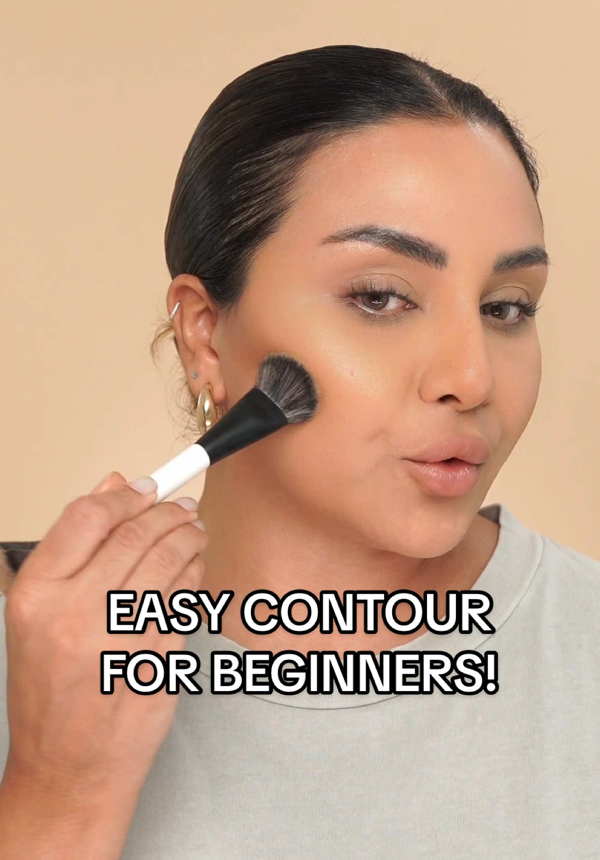 Easiest Contour ever! #makeup #makeuptutorial #makeuphacks #makeuphack #makeuptips #makeupartist #makeuptransformation #contour #contourtutorial #contouringhacks #contouring #contouringhacks 