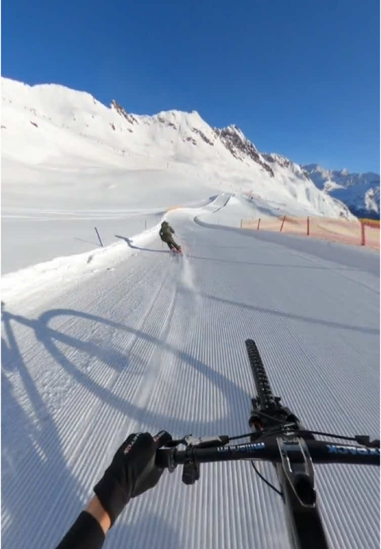 New MTB level unlocked 🔓 This is paradise @Korbinian_Engstler 🥶 #Cycling #cyclinglife #cycle #bike #bikelife #biker #sport #sports #sportstiktok #mtb #snow #ski #rosie #ogfortnite #livehighlights 