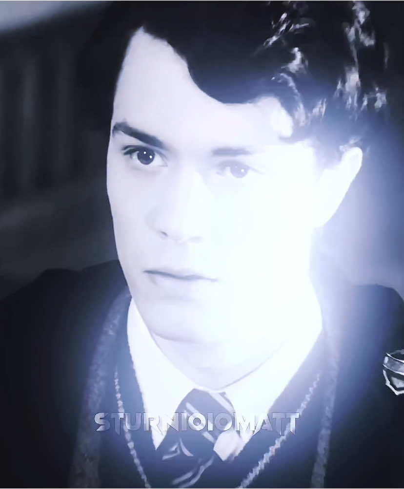 #TOMRIDDLE-||LOCK JAW-||since you guys liked my last tom edit-|| #sturnioiomatt #vsp #harrypotter #harrypotteredit #harrypottertiktok #tomriddle #tomriddleisveryhot #tomriddletok #slytherin #slytherinboys #chamberofsecrets #lockjaw #colouring #vspcoloring #chamberofsecretsedit  #lordvoldemort   𓊆ྀི❤︎𓊇ྀིac:@k7llyck (their tags are off)