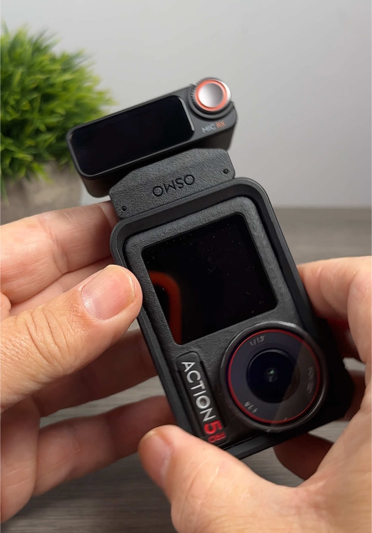 Magnetic mount for accessories 👍DJI Osmo Action 5 Pro #osmoaction5pro 