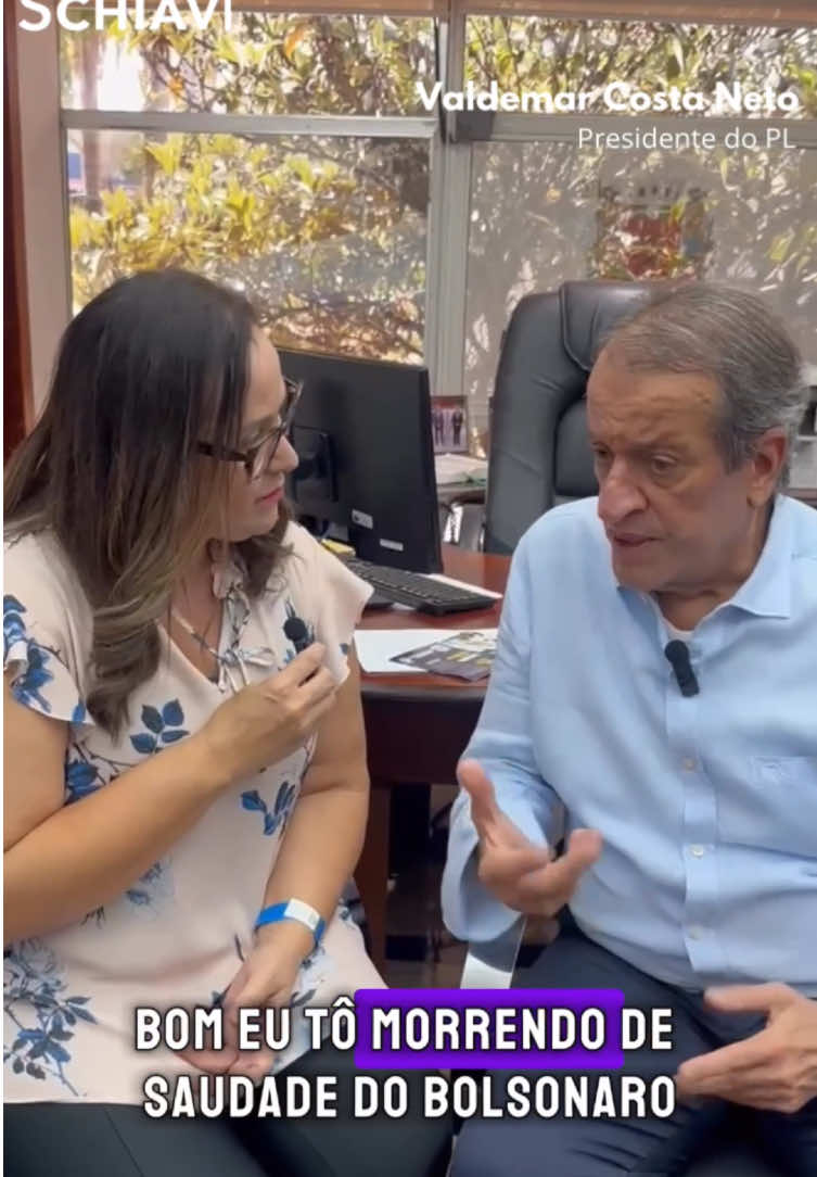 Em um momento de saudade e união, Valdemar Costa Neto, presidente do PL, comentou sobre seu reencontro com Bolsonaro após 10 meses. Hoje, durante a missa de sétimo dia de sua mãe, eles se encontrarão novamente. #Bolsonaro #ValdemarCostaNeto #Política #União #PL #NotíciasDeHoje #JuntosSomosMaisFortes #Saudade