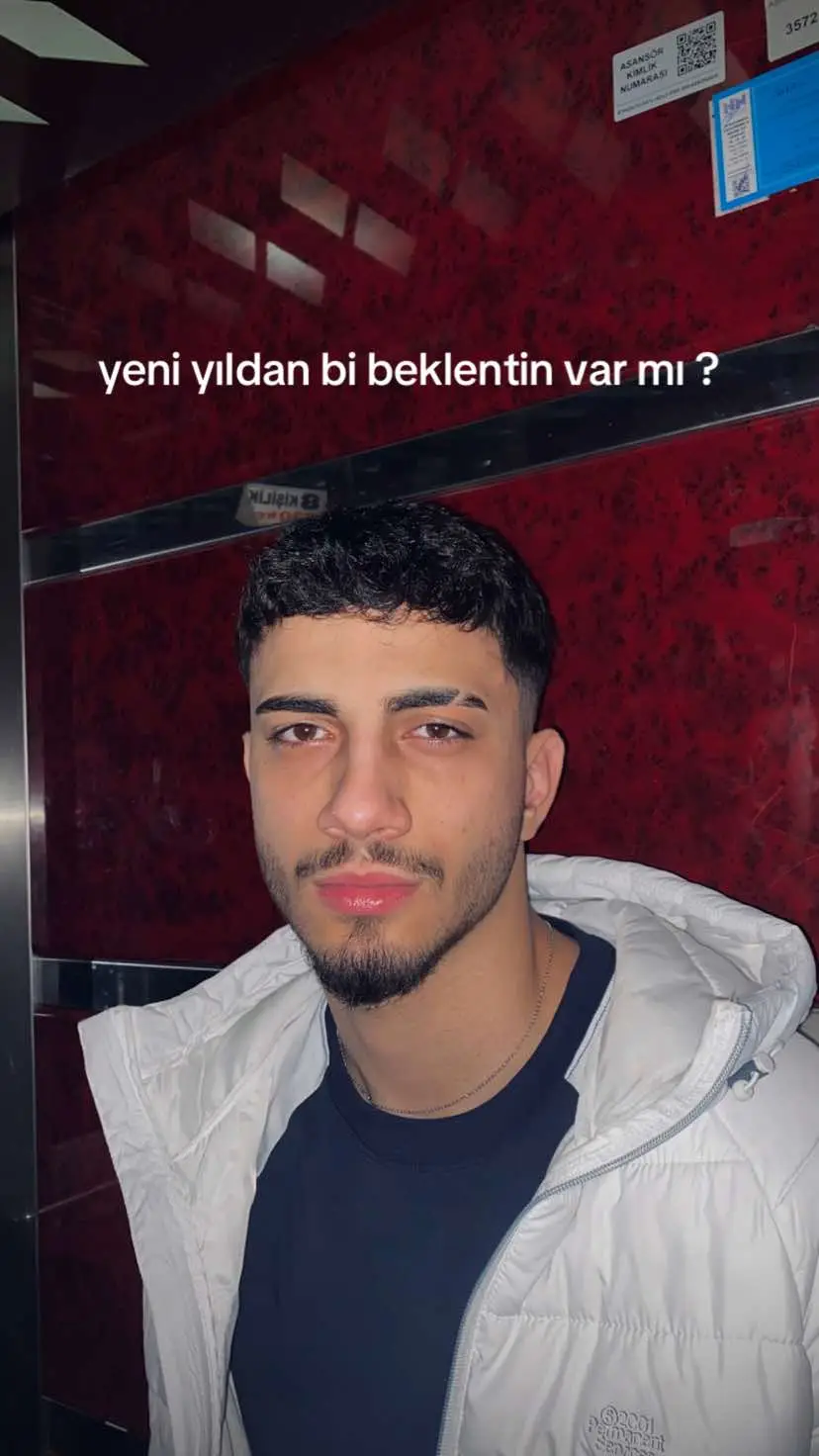 parayı sevmiyorum ama sinirlerimi yatıştırıyor 