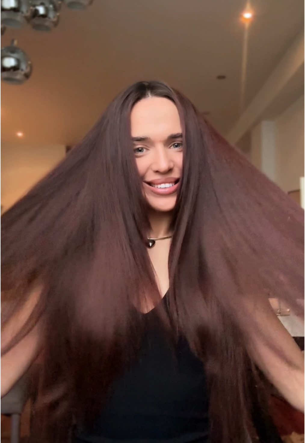 A magical wireless hair straightener with two charging methods✨ @Cedcer straighteninghair #hairstyle #girlshairstyle #longhairstyles 