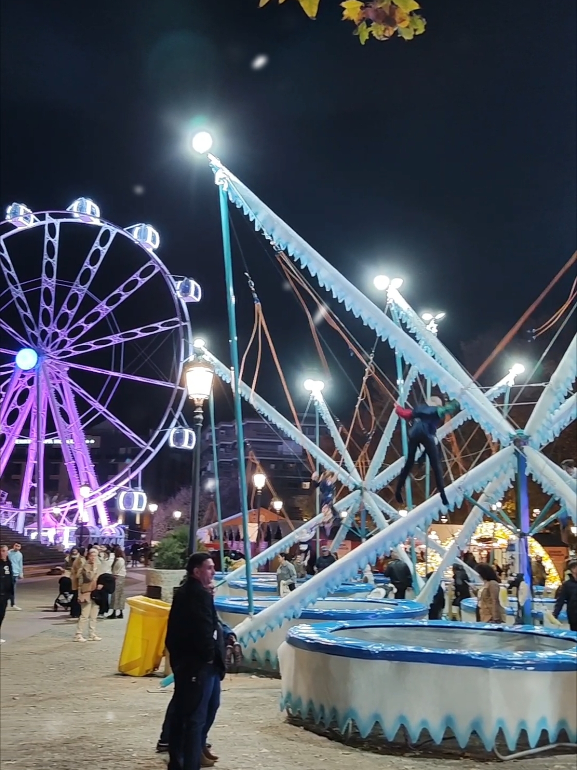 Feliz_Navidad ❤️🎁🌲❄️⛄ Alumbrado Navidadeño en Granada, atracciones de invierno ☃️☃️☃️🎡🎢❄️🌲#feliznavidad #granada #atracciones #nieve #alumbrado #invierno #2024 