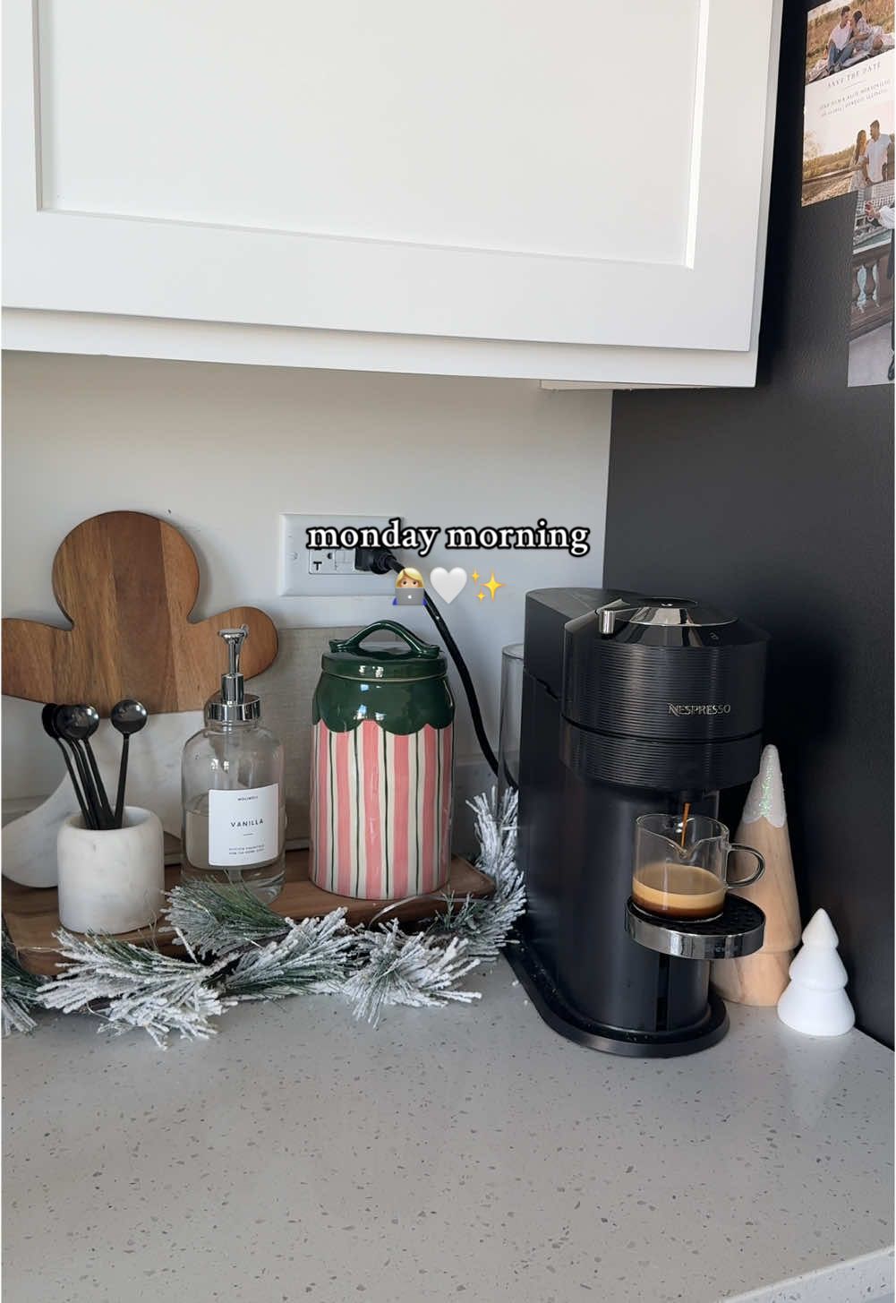 happy monday!! hope you all have a good day 🫶🏻✨ #mondaymotivation #mondaymorning #morningdiaries #morningroutine #morningroutineaesthetic #routineaesthetic #coffeeathome #workfromhome #wfh #fulltimejob #contentcreator #viral 