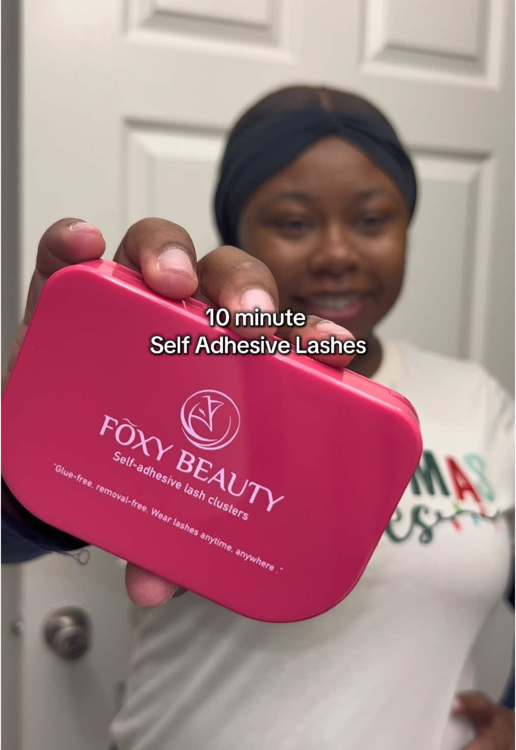 Doing my lashes in 10 minutes, I can get use to this 😍  They are so soft and looked so natural I was able to get away with looking like i just used mascara on my real eyelashes for class! These are definitely my new go to for a slight but pop of natural lashes 🩷   The perfect stocking stuffer for girls and ladies honestly 🎄#christmas #lashes #clusterlashes #naturallashes #girls #SelfCare #beauty #foxybeauty #selfadhesivelashes #adhesivelashes #fyp #holiday #stockingstuffer 