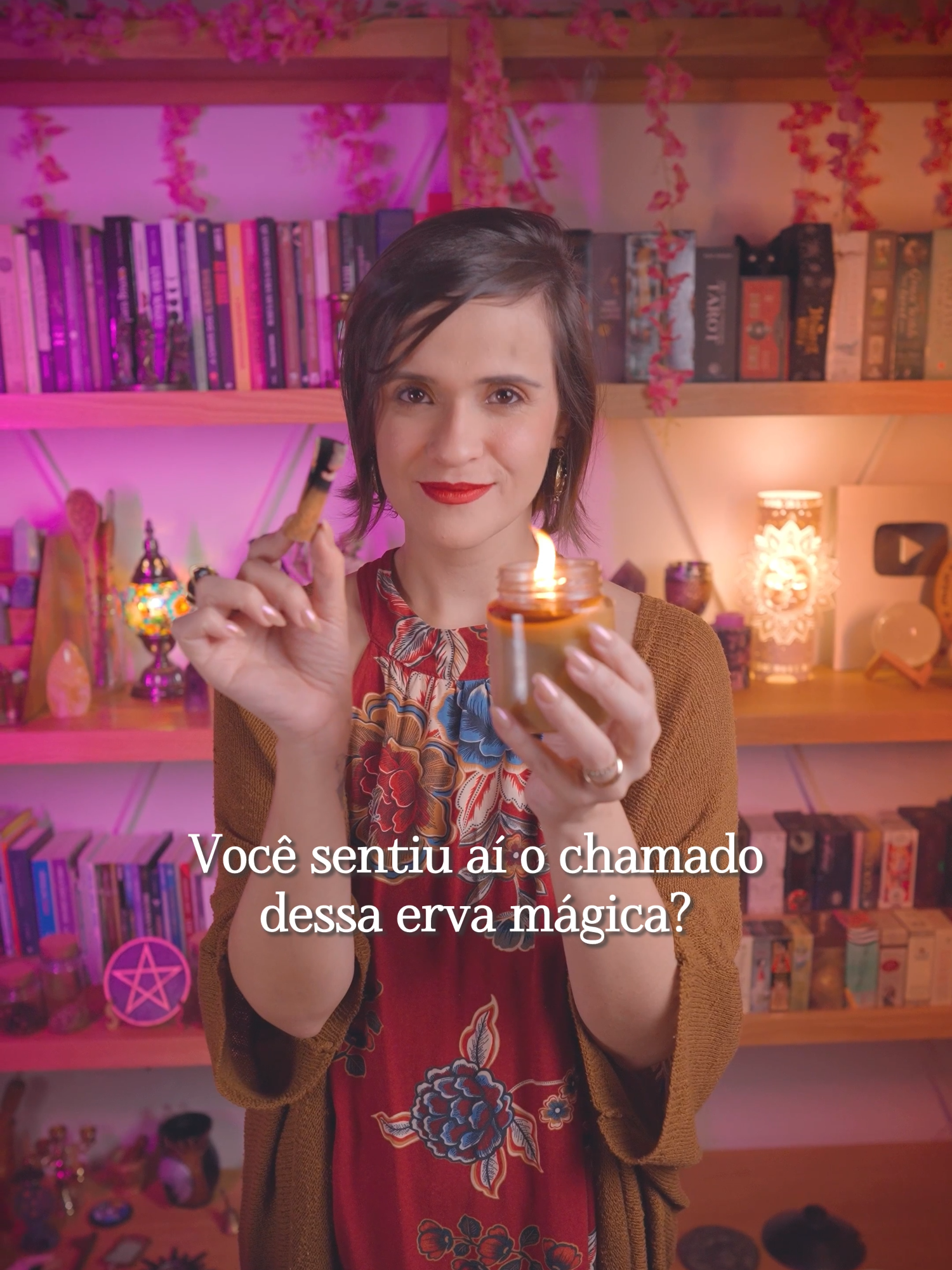 A Canela é a erva da vitalidade… Ela acende a nossa chama interna e nos desperta para a vida! 🔥 Essa é uma das especiarias mais poderosas e antigas utilizadas na Magia, e não é à toa: a Canela é a erva do “primeiro passo” e dos novos inícios prósperos… Ela traz movimento e nos enche de energia, motivação, coragem e ousadia… Nos ajuda a romper ciclos de procrastinação e ativa o nosso poder de ação e realização! 👊 Hoje, eu estou começando uma nova jornada poderosa sob a força da Canela! 🔥 Você sente que precisa dessa energia? É hora de dar o primeiro passo!