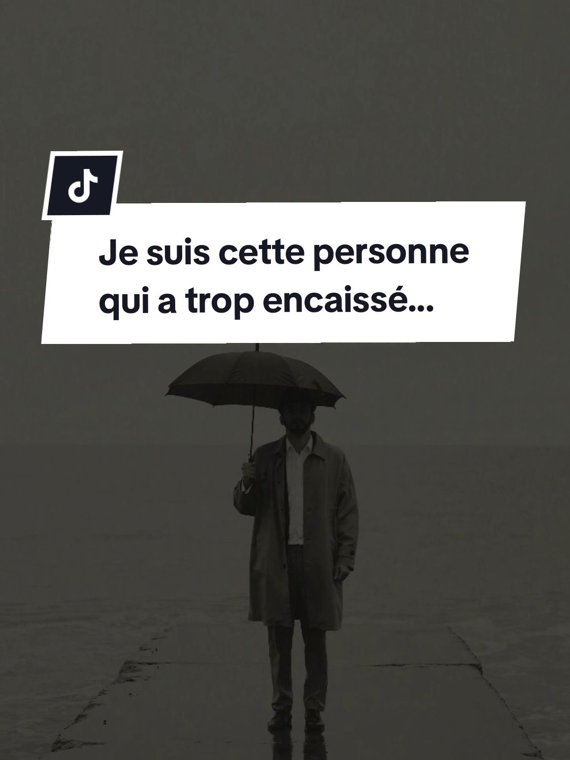 Je suis cette personne qui a trop encaissé mais qui continue de sourire... #message #santementale #fatigue #citation #conseil 