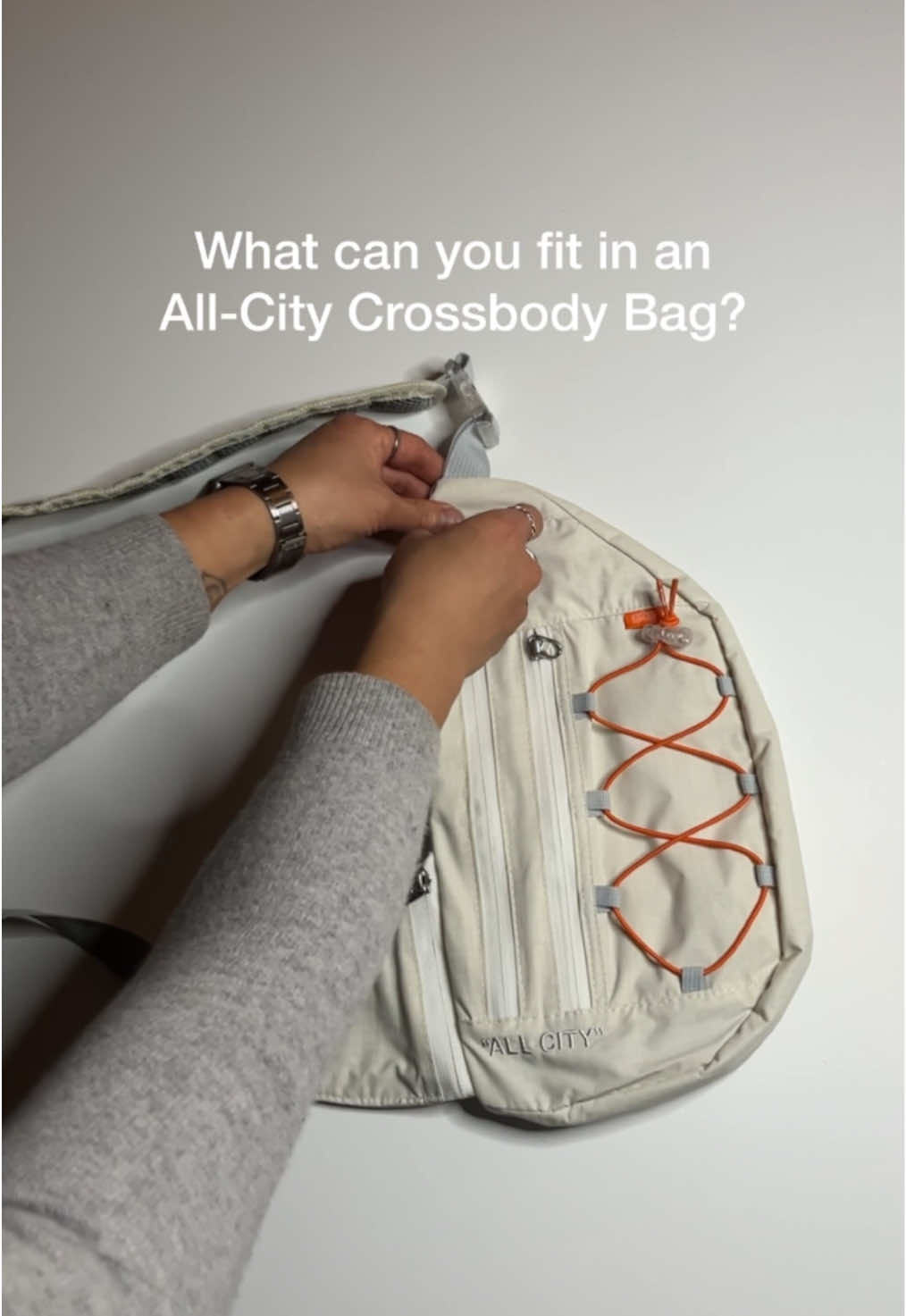 We’re Finding Ultra space & functionality in the All-City Crossbody. Available bow at www.g2g.co #giftideas #Outdoors #gorpcore #mountains #gearhead #runners #runnergirl 