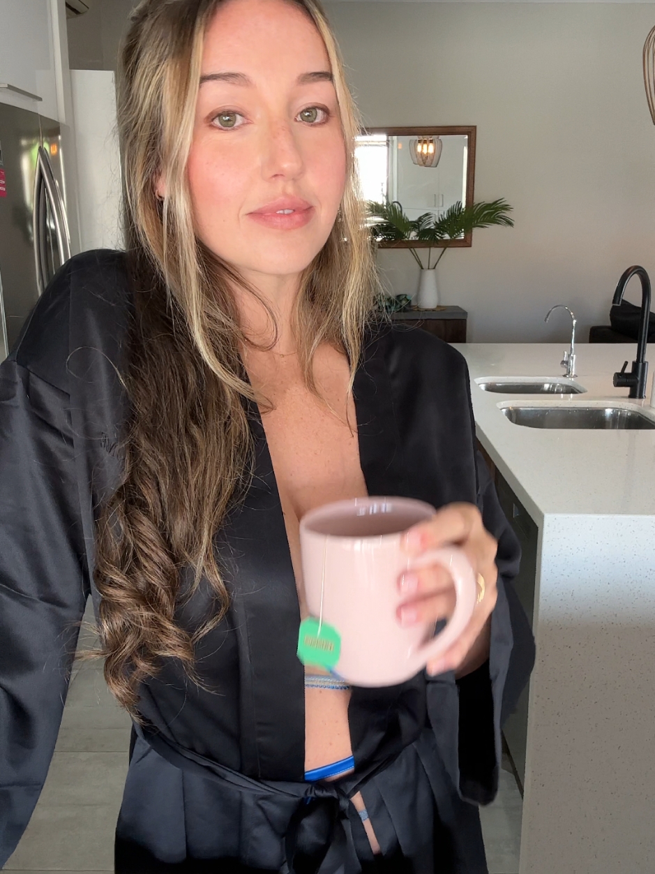 good morning sunshine 🌞 #morningcoffee #cuppatea #dressinggown #bathrobe 