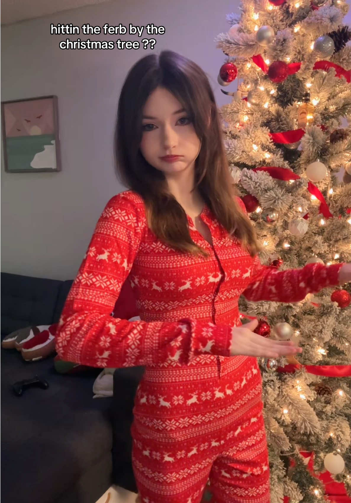 hittin the ferb by the chrimmis tree ;>
