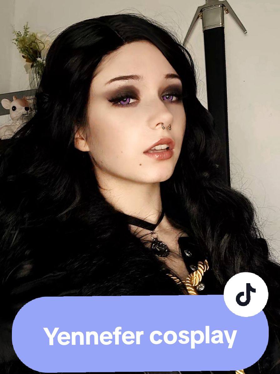 I swear my eyeshadow does NOT look like that irl #yennefer #yenneferofvengerberg #yennefercosplay #cosplay #thewitcher3 #thewitcher3cosplay #thewitchercosplay #witcher3wildhunt 